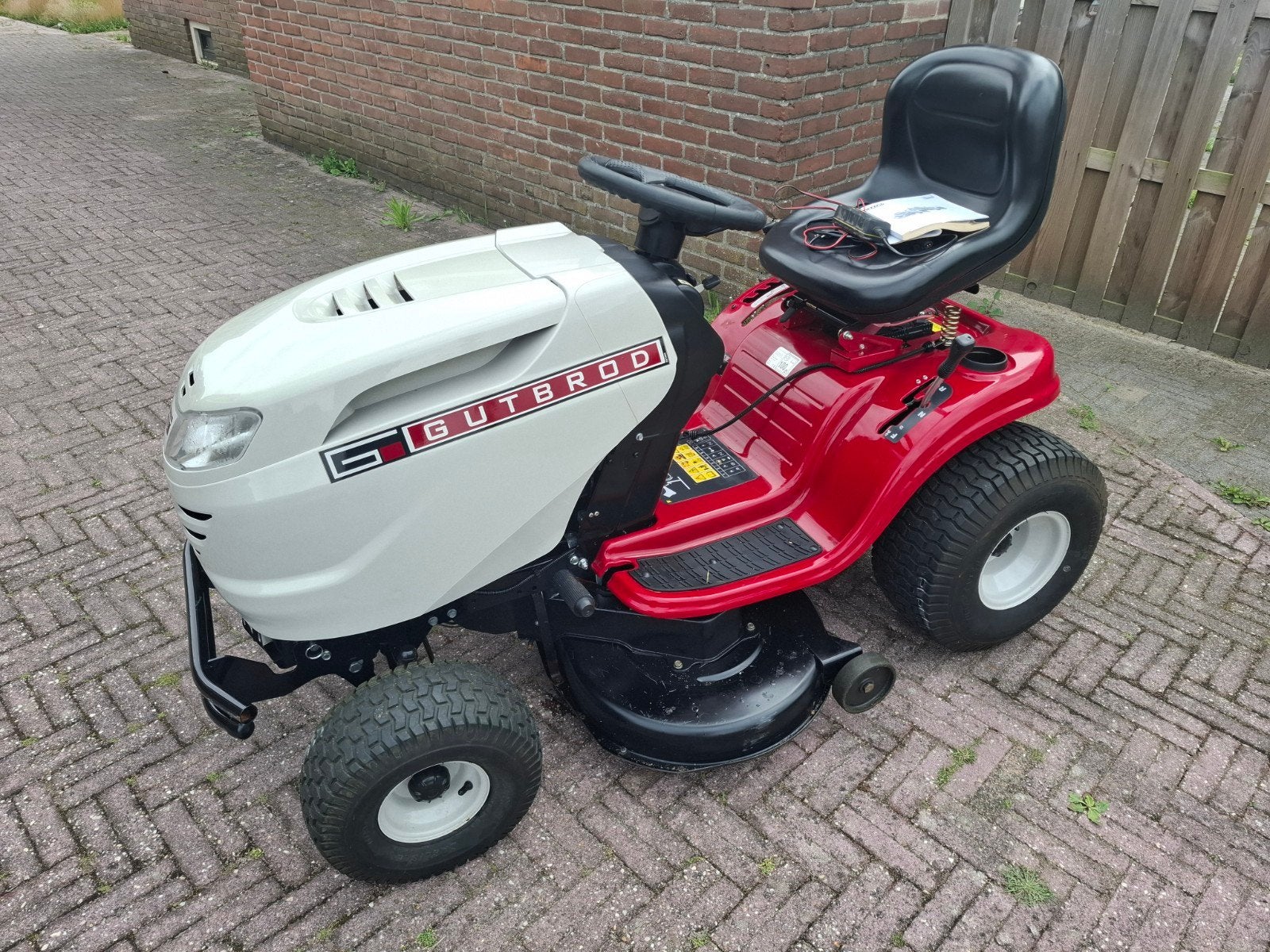 Gutbrod mtd zo goed als nieuw automaat, Tuin en Terras, Zitmaaiers, Ophalen of Verzenden, Zo goed als nieuw