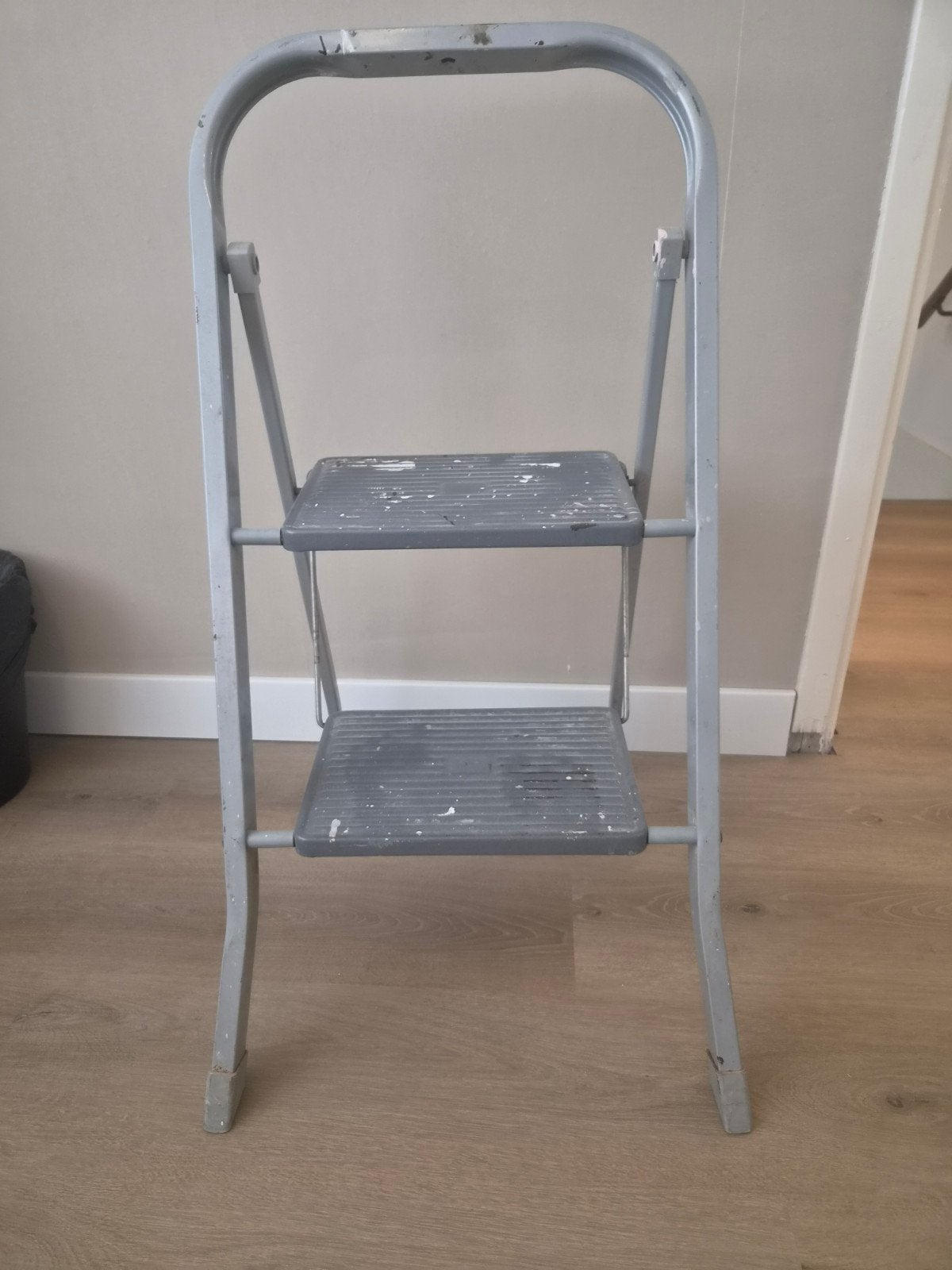 Kleine opvouwbare trap, Doe-het-zelf en Verbouw, Ladders en Trappen, Ophalen, Trap, Zo goed als nieuw, Opvouwbaar of Inschuifbaar