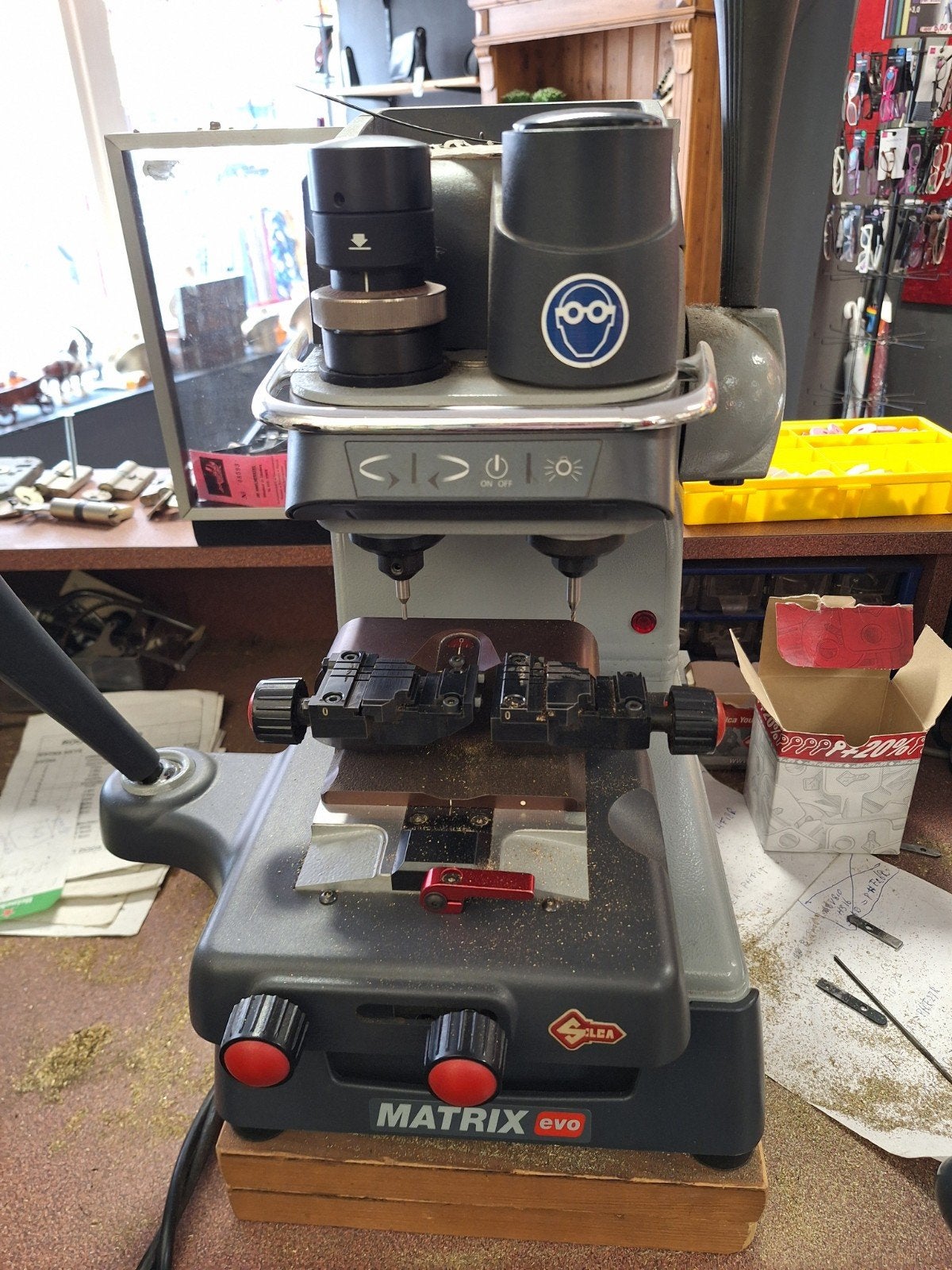 Silca Matrix Evo dupliceermachine, sleutelfreesmachine

Met, Doe-het-zelf en Verbouw, Ophalen, Minder dan 700 watt, Haakse handslijpmachine