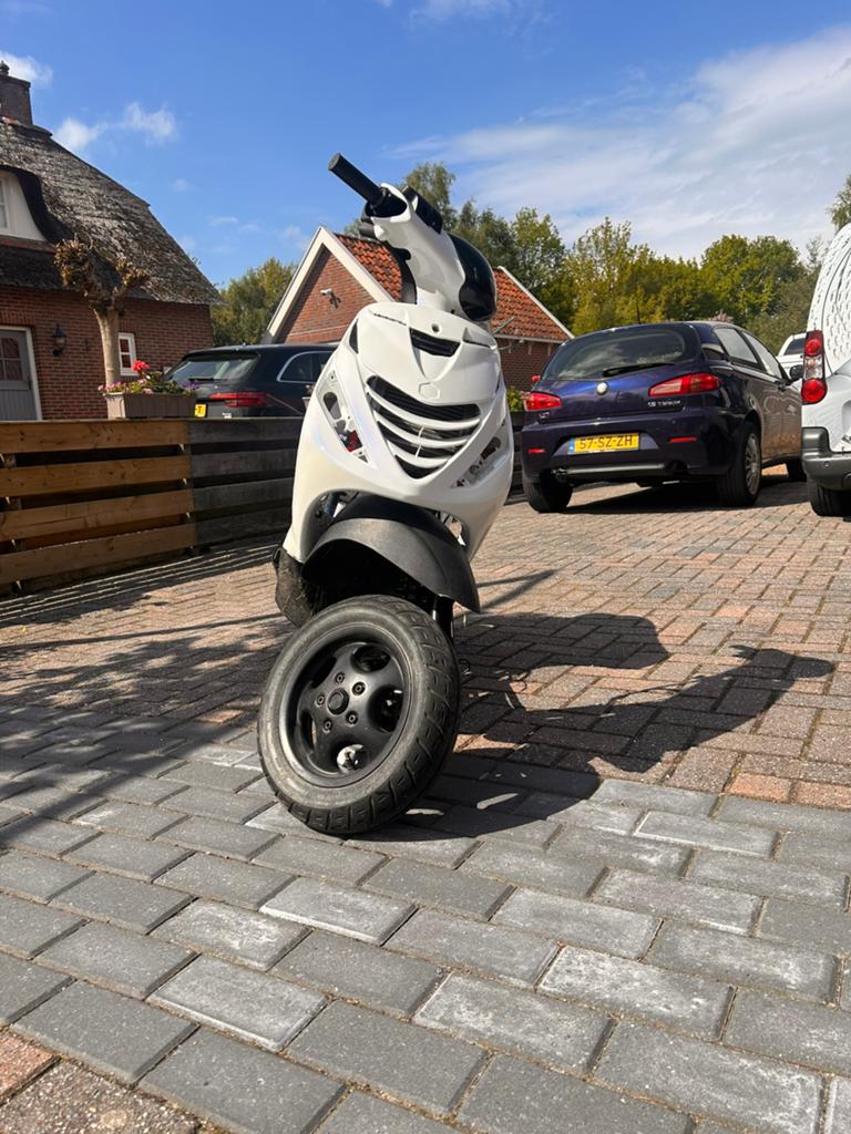 Zip 125cc a1, Ophalen, Zo goed als nieuw, Tweetakt, Zip