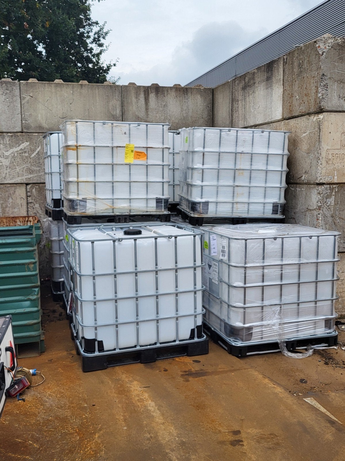10x ibc kratten (1x gespoeld), 150 liter of meer, Ophalen, Zo goed als nieuw