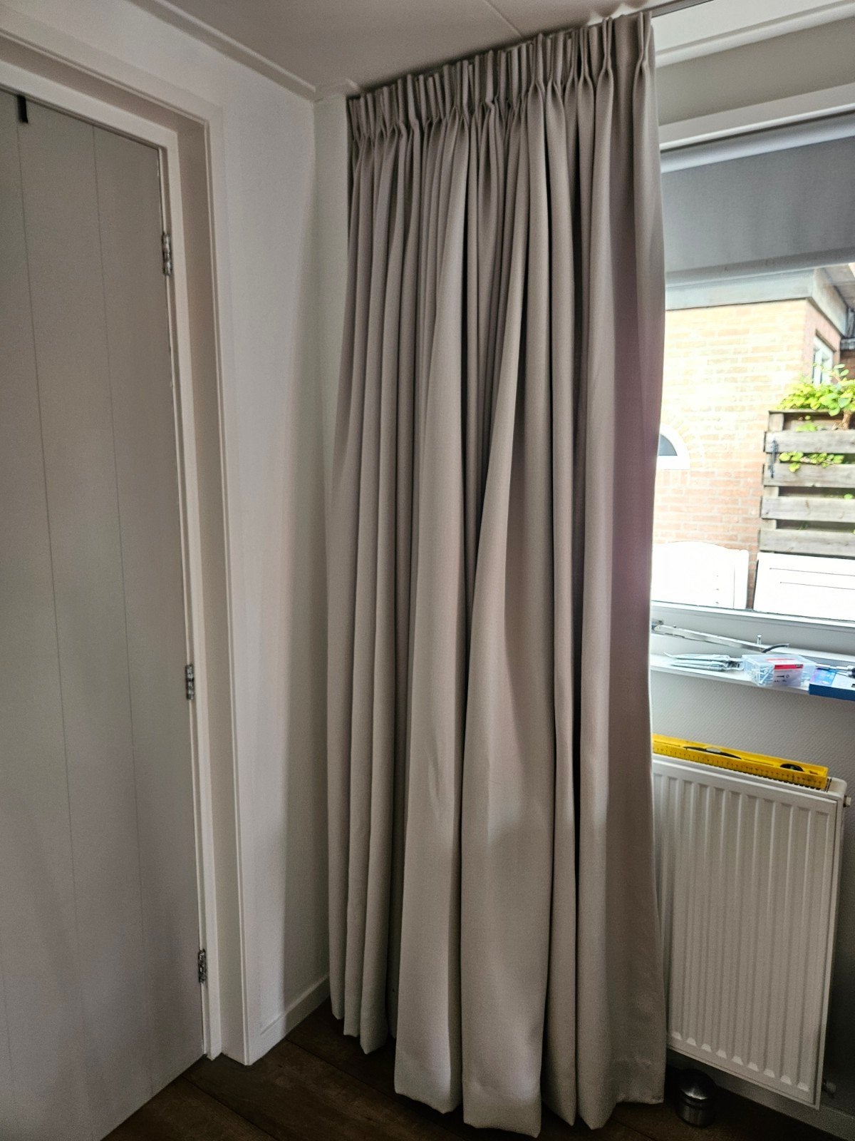 Verduisterend gordijn met rail, 395x235 cm, Huis en Inrichting, Ophalen, 400 cm, Inclusief montageonderdelen, 235 cm