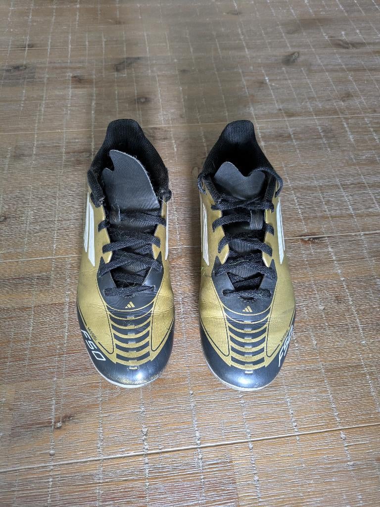 messi voetbalschoenen maat 34, Ophalen, Gebruikt, Maat XS of kleiner, Schoenen