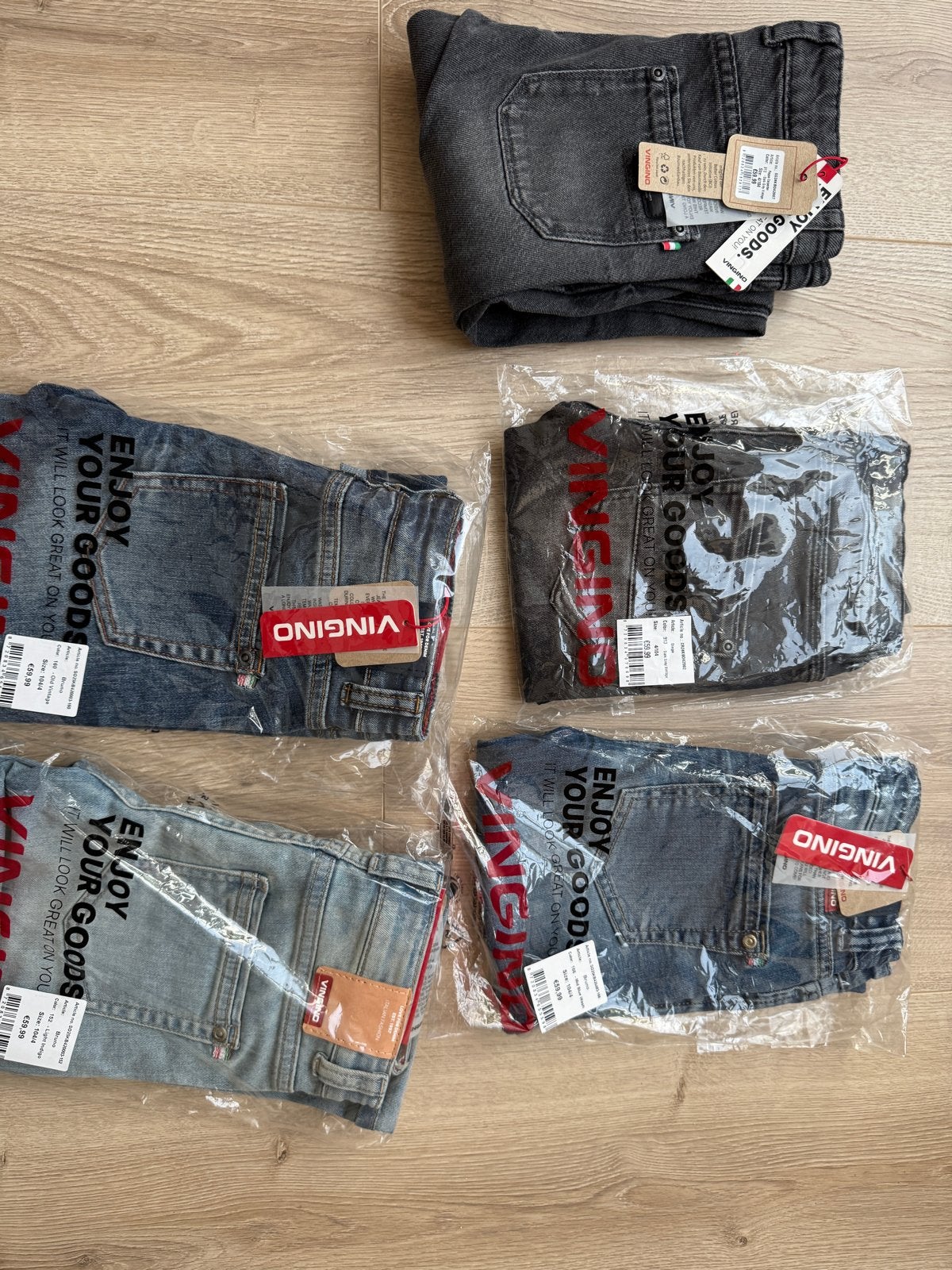 Vingino Jeans maat 92 - Nieuw met prijskaartje, Ophalen of Verzenden, Nieuw, Jongen, Broek