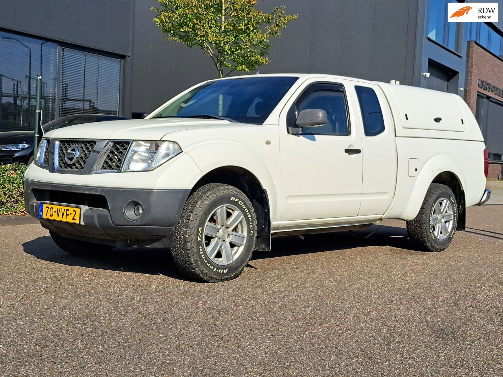 Nissan Navara 2.5 dCi SE King Cab EXPORT, Auto's, Nissan, Stof, Gebruikt, 4 cilinders, Bedrijf