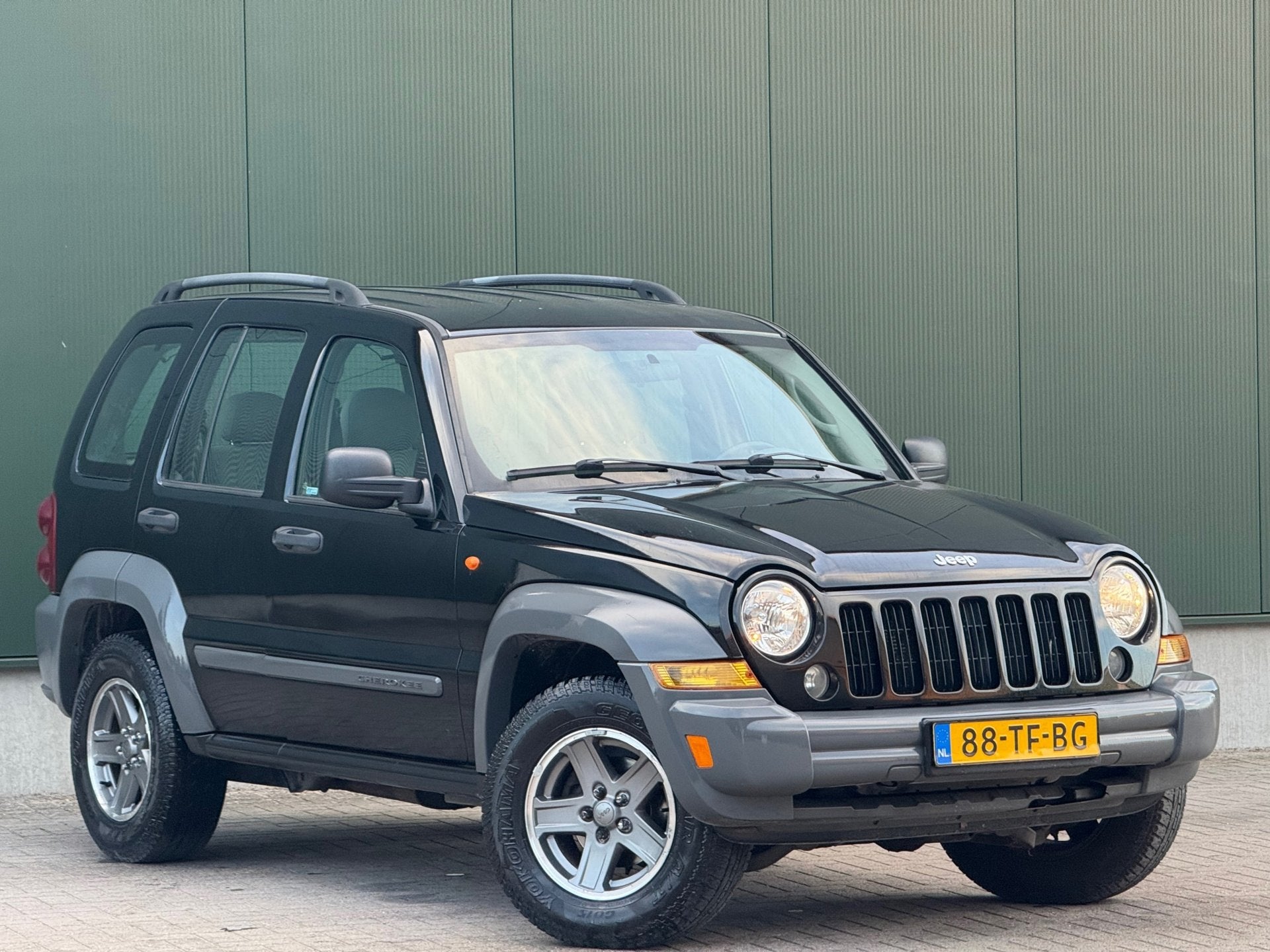 Sterke Jeep Cherokee 3.7i V6 Sport Plus LPG | 4X4 | AUTOMAAT, Auto's, Automaat, Gebruikt, 3360 kg, Zwart