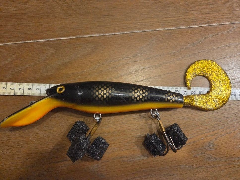 Musky Mania Squirrely Ernie 9inch Black Perch, Ophalen of Verzenden, Gebruikt, Overige typen