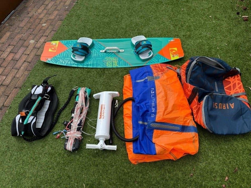 airush kite set 9 m2, Watersport en Boten, Kitesurfen, Ophalen, Kitesurf-set, Twintip, 9 m²