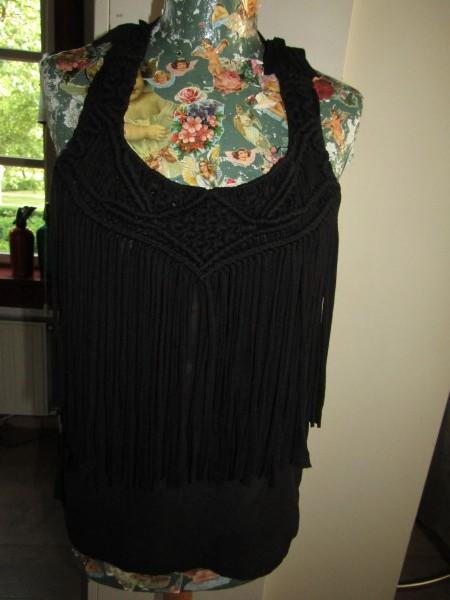 E434 Moody’s mt M top zwart franje chiffon, Maat 38/40 (M), Verzenden, Zwart, Zo goed als nieuw