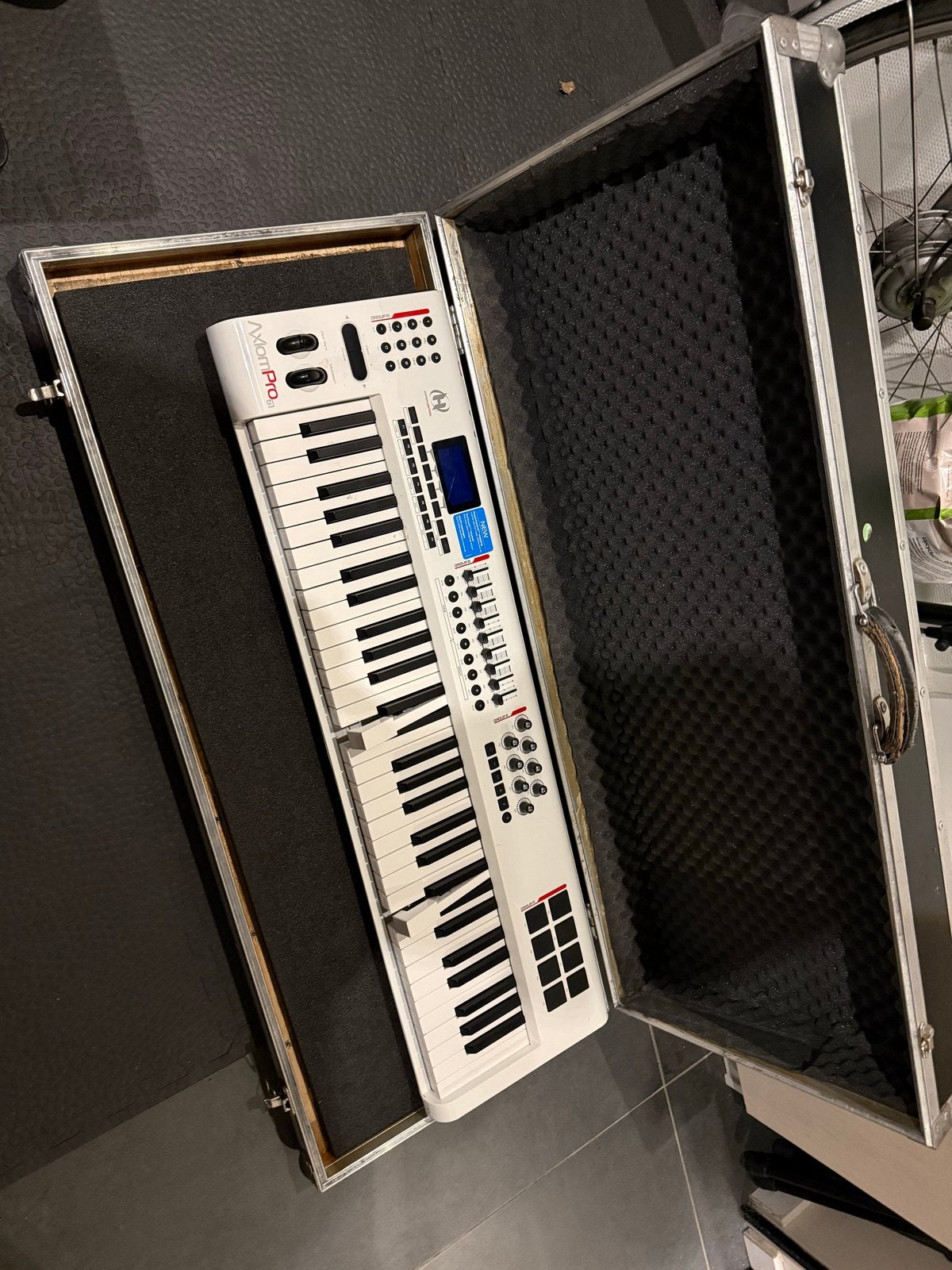 M-Audio Axiom Pro 61 MIDI Keyboard Controller, Aanslaggevoelig, Ophalen, Overige merken, 61 toetsen