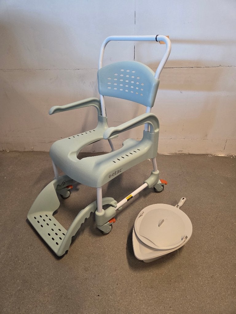 Etac Clean postoel / douchestoel op wielen, Ophalen, Zo goed als nieuw
