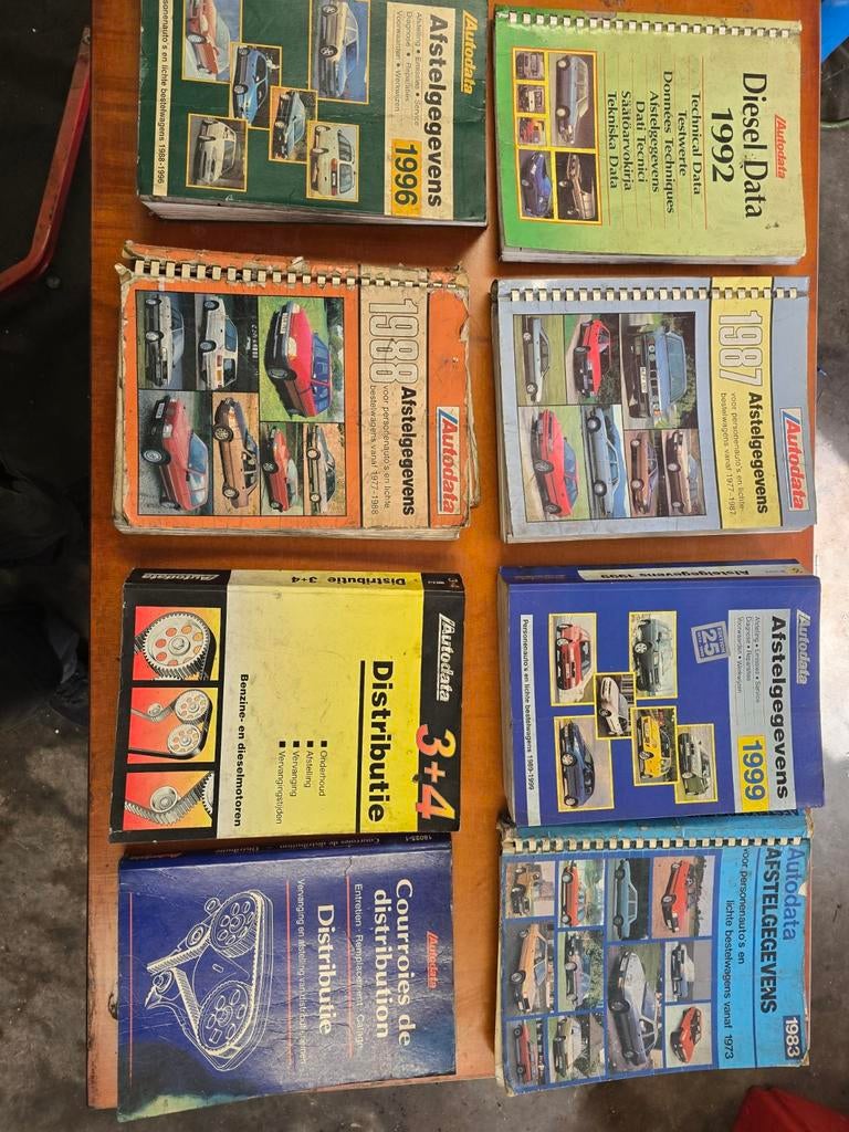 Autodata Afstelgegevens en Distributie boeken, Ophalen of Verzenden