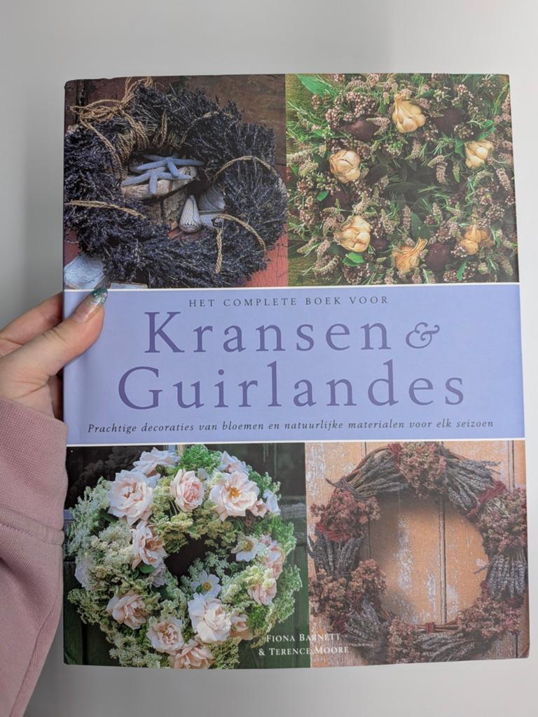 Het complete handboek voor Kransen en Guirlandes, Ophalen of Verzenden, Zo goed als nieuw, Scrapbooking en Knutselen, Fiona Barnett & Terence Moore