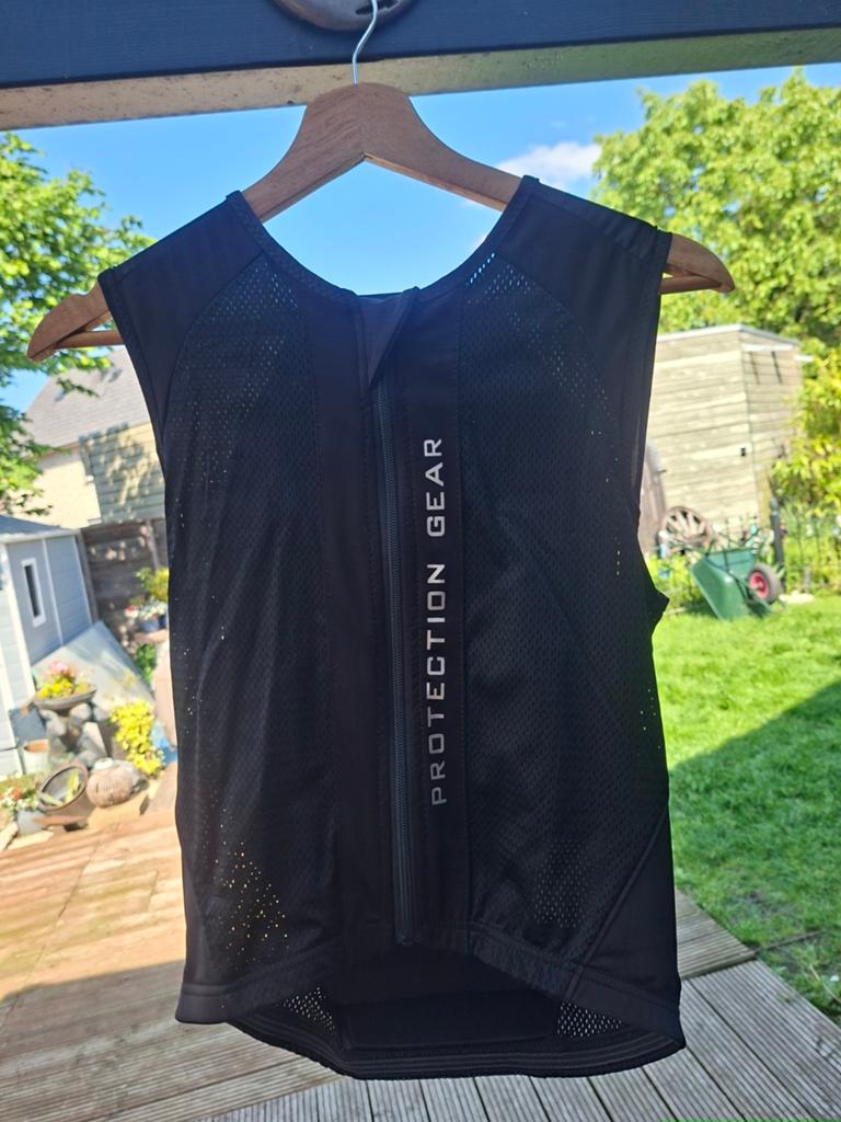 Body protector L, Ophalen of Verzenden, Zo goed als nieuw, Springen, Bovenkleding