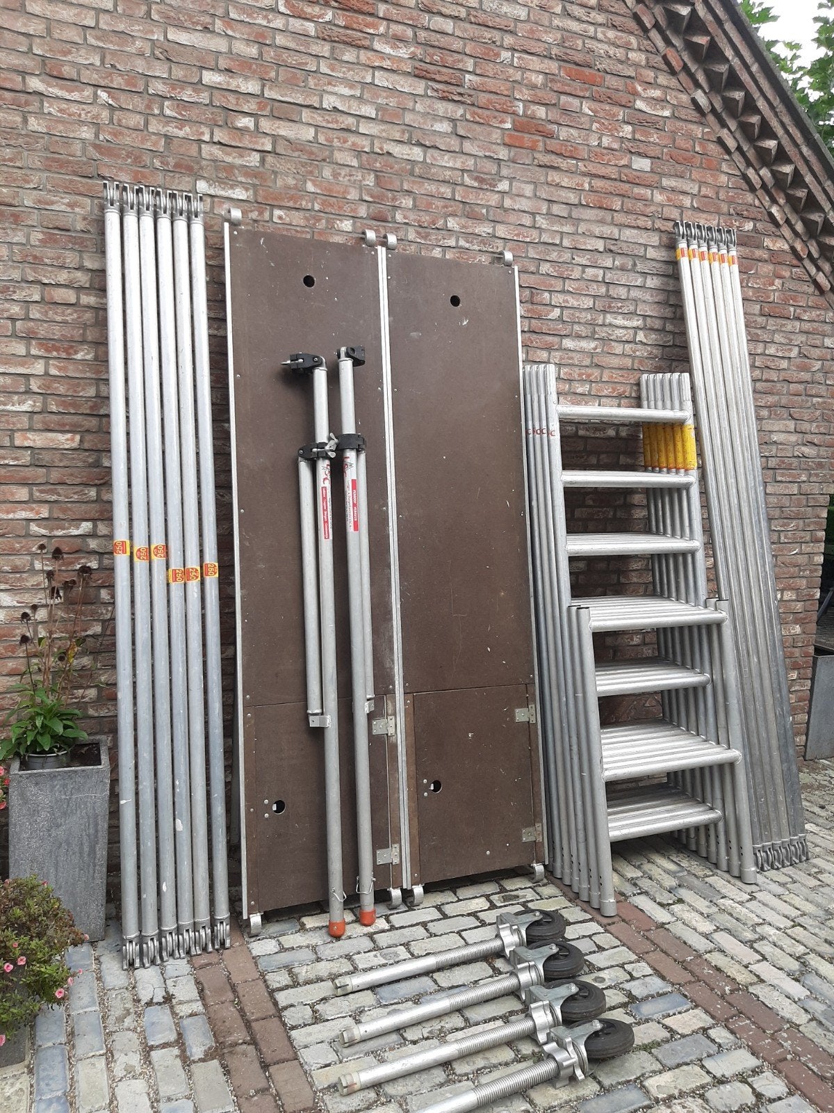 in superstaat aluminium rolsteiger Werkhoogte 8.2, Ophalen, Gebruikt, Rolsteiger of Kamersteiger, 5 meter of hoger