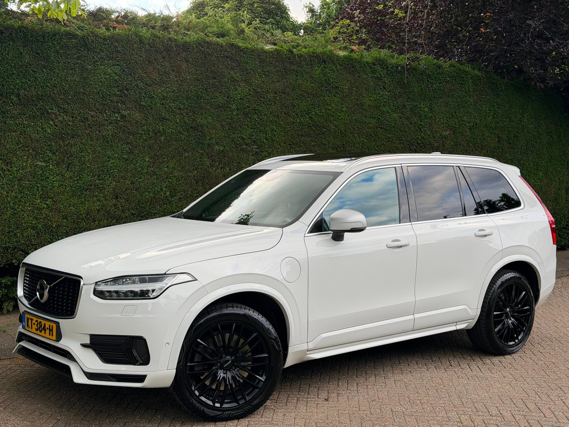 Volvo XC90 2.0 T8 R-Design RIJDGOED/7PERS/AUTOMAAT/PANO/B&W, Auto's, Volvo, Gebruikt, 1969 cc, 7 stoelen, Wit