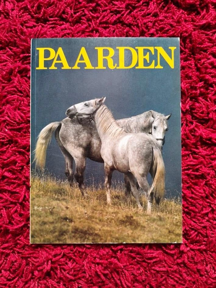 Paarden ( Angela Sayer ) boek, Ophalen of Verzenden, Gelezen, Paarden of Pony's