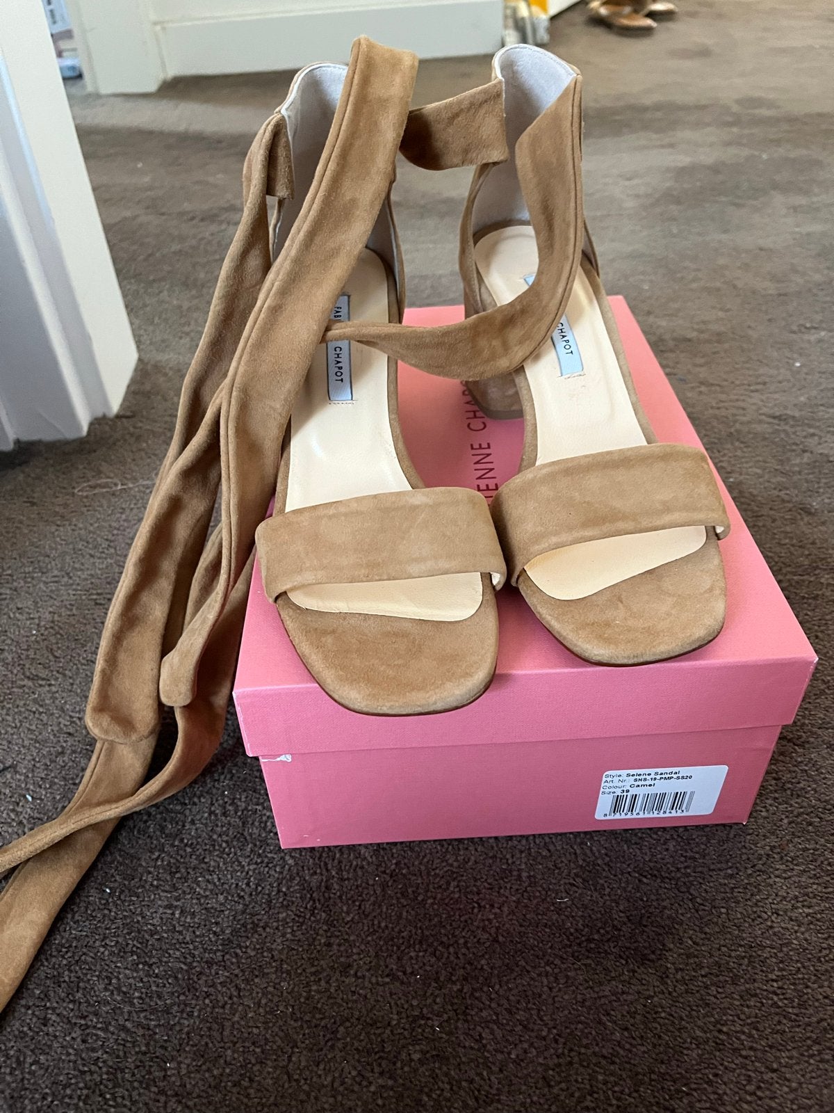 Fabienne Chapot suède sandalen met hak - Maat 39, Ophalen, Nieuw, Bruin, Sandalen of Muiltjes