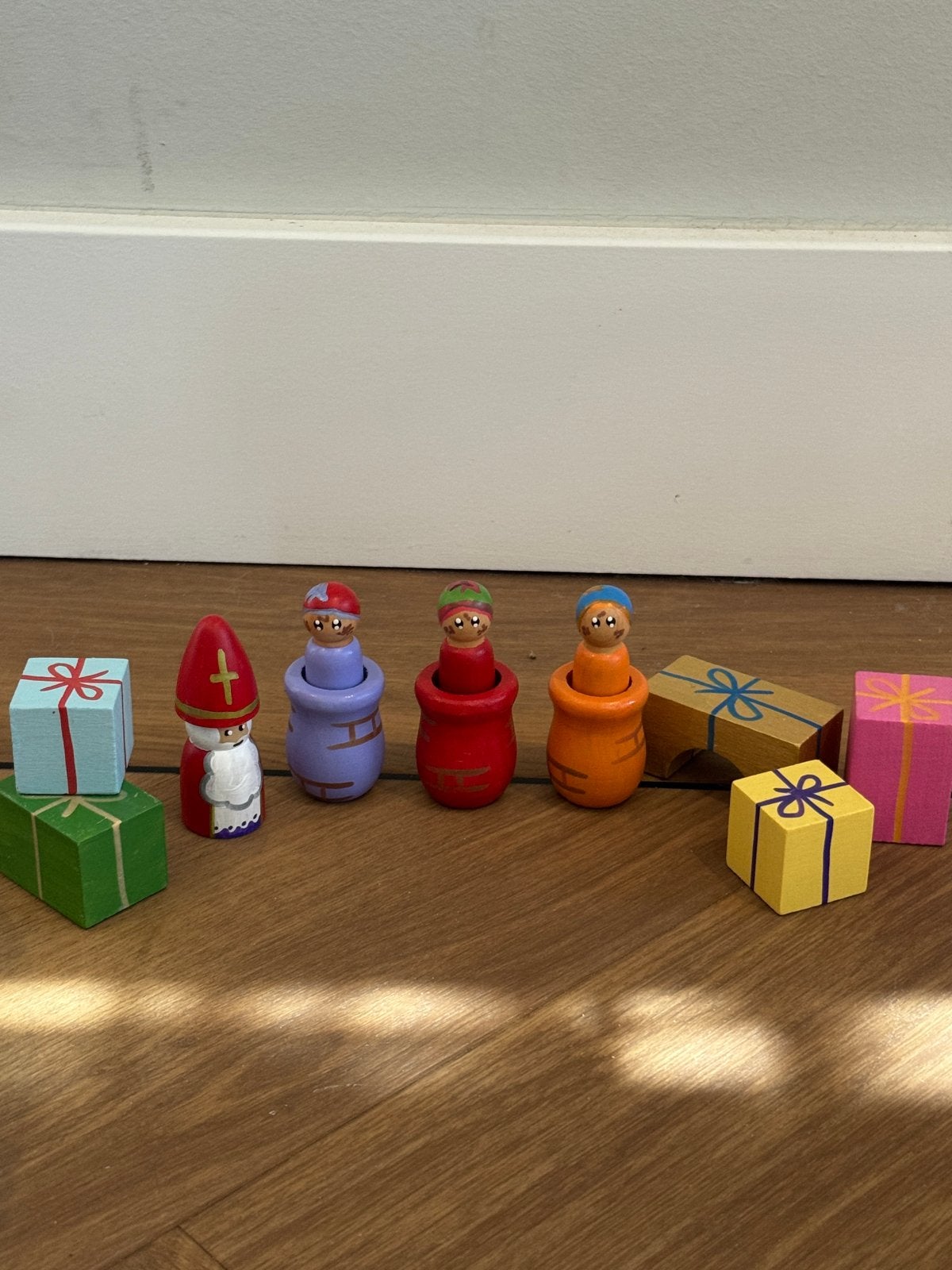 Sinterklaas en Pieten Pegdolls met cadeautjes, Diversen, Ophalen of Verzenden, Nieuw