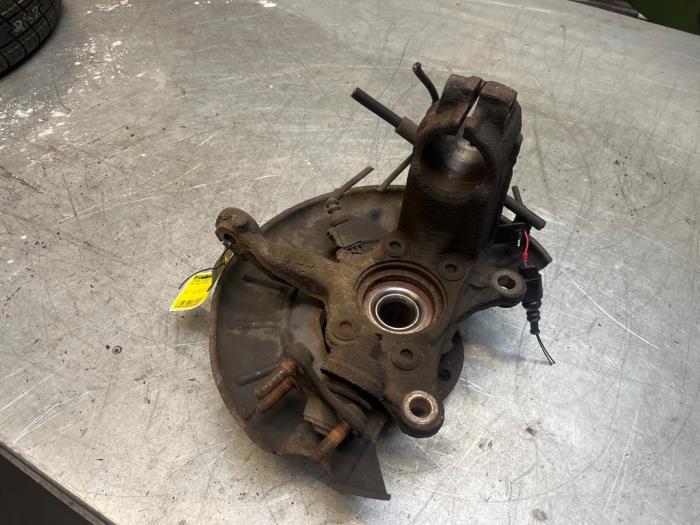 Fusee links-voor van een Volkswagen Golf Plus, Gebruikt, -, Volkswagen, -
