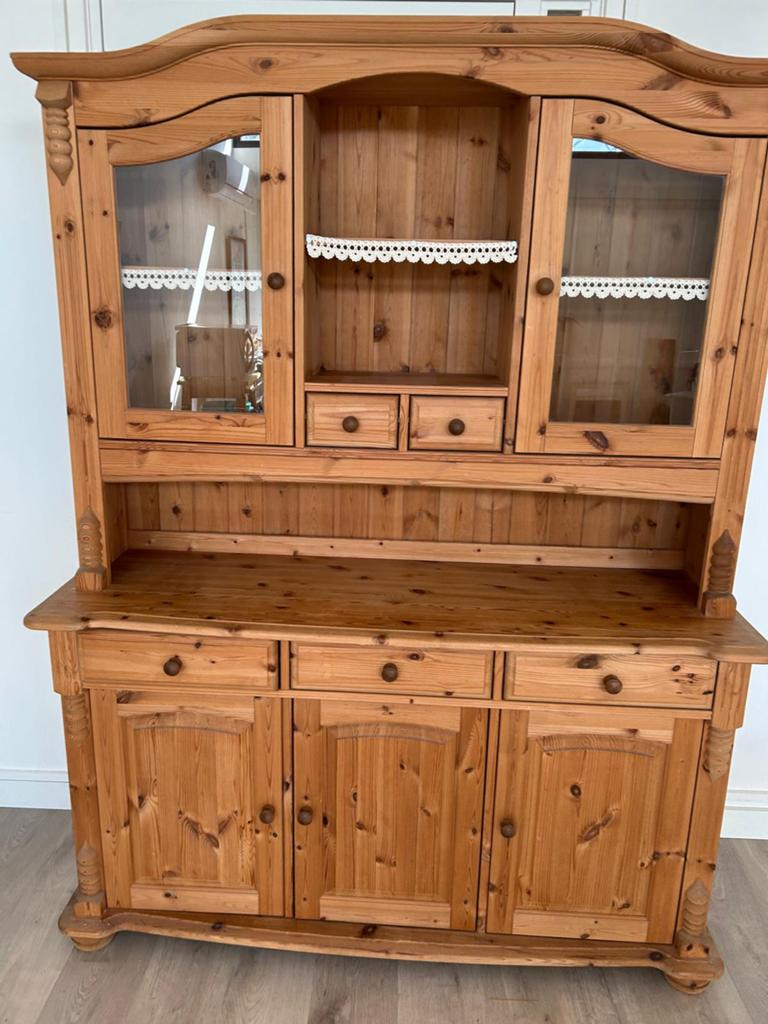 Buffet kast gratis, Huis en Inrichting, Kasten | Buffetkasten, Ophalen, Zo goed als nieuw, 25 tot 50 cm