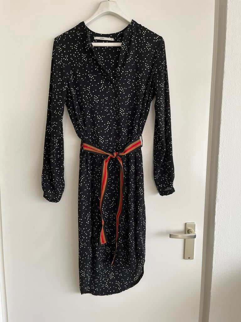 Steps zwart-wit stippen jurk met ceintuur – Maat 36", Zwart, Ophalen of Verzenden, Zo goed als nieuw, Knielengte