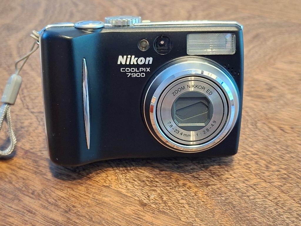 Nikon Coolpix 7900 met batterij, oplader en A/V kabel, Compact, Ophalen of Verzenden, Zo goed als nieuw, Nikon