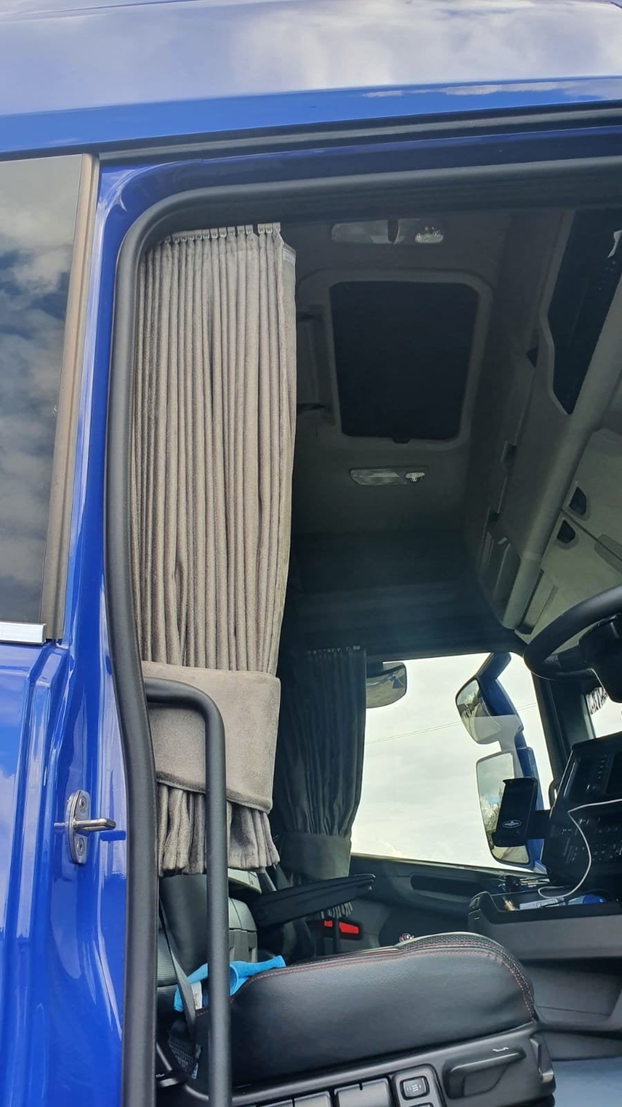 Zijgordijnen dubbel gevoerd en lichtdicht voor vrachtwagen, Ophalen of Verzenden, Nieuw, Scania, Interieur en Bekleding