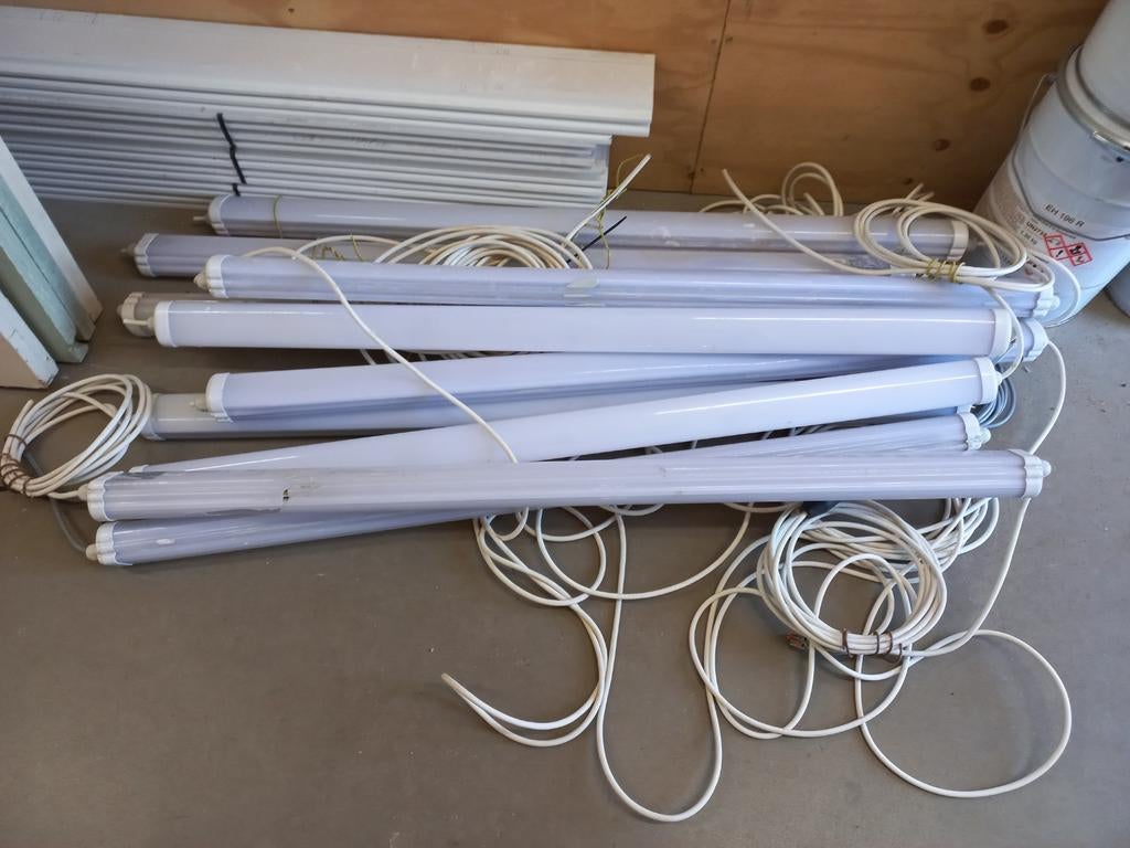 10 koppelbare bouwlampen - Ideaal voor Werkplaats & Projecte, Ophalen, Gebruikt, 50 tot 200 watt, Lamp met armatuur