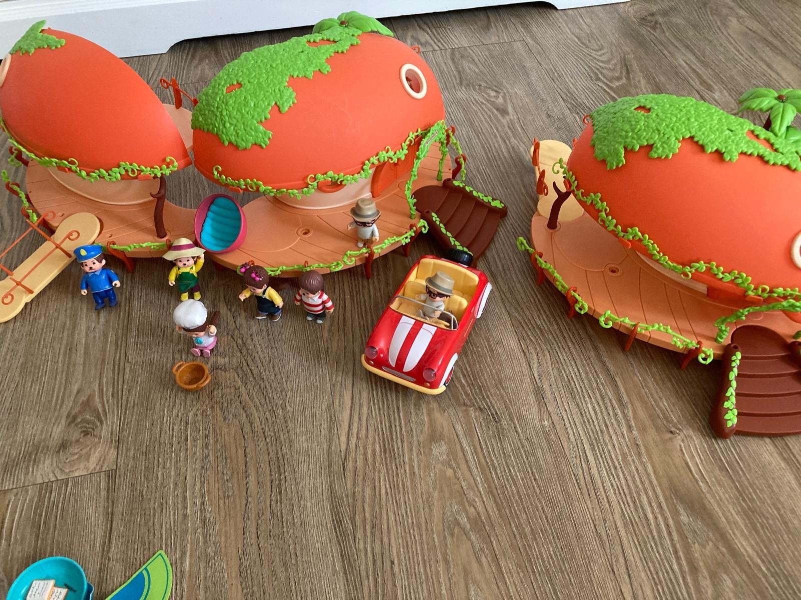 Monchhichi Speelset: Boomhut, Auto en Figuren, Ophalen of Verzenden, Gebruikt, Jongen of Meisje