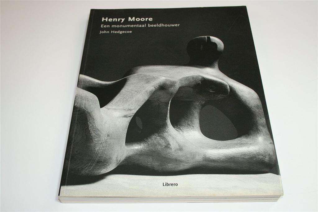 Henry Moore — Een Monumentaal Beeldhouwer — Leven & Werk, Boeken, Ophalen of Verzenden, Zo goed als nieuw