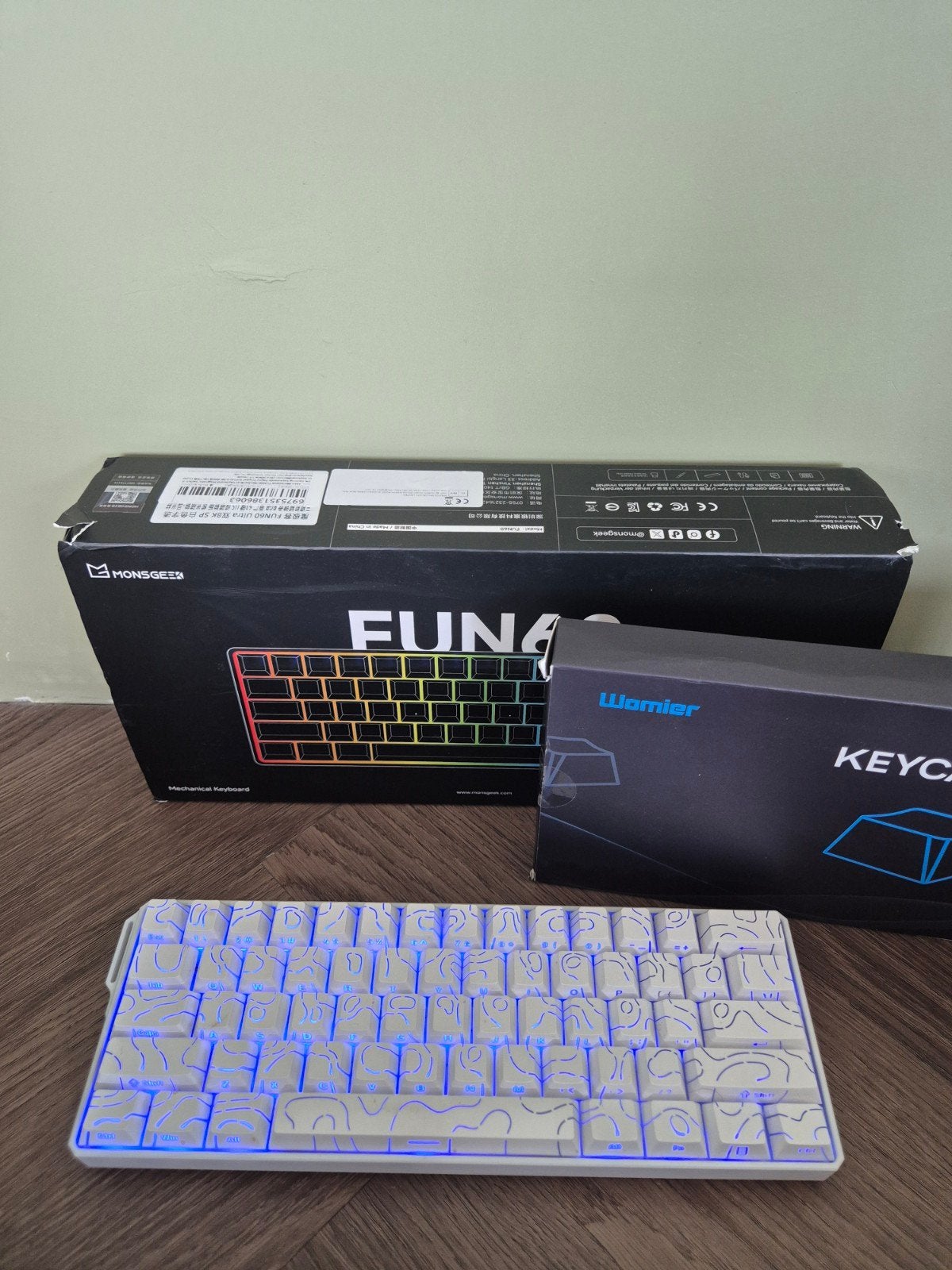 Akkoord Fun 60 + Womier Keycaps - Mechanisch Toetsenbord, Computers en Software, Toetsenborden, Akkoord, Verlichte toetsen, Ophalen of Verzenden