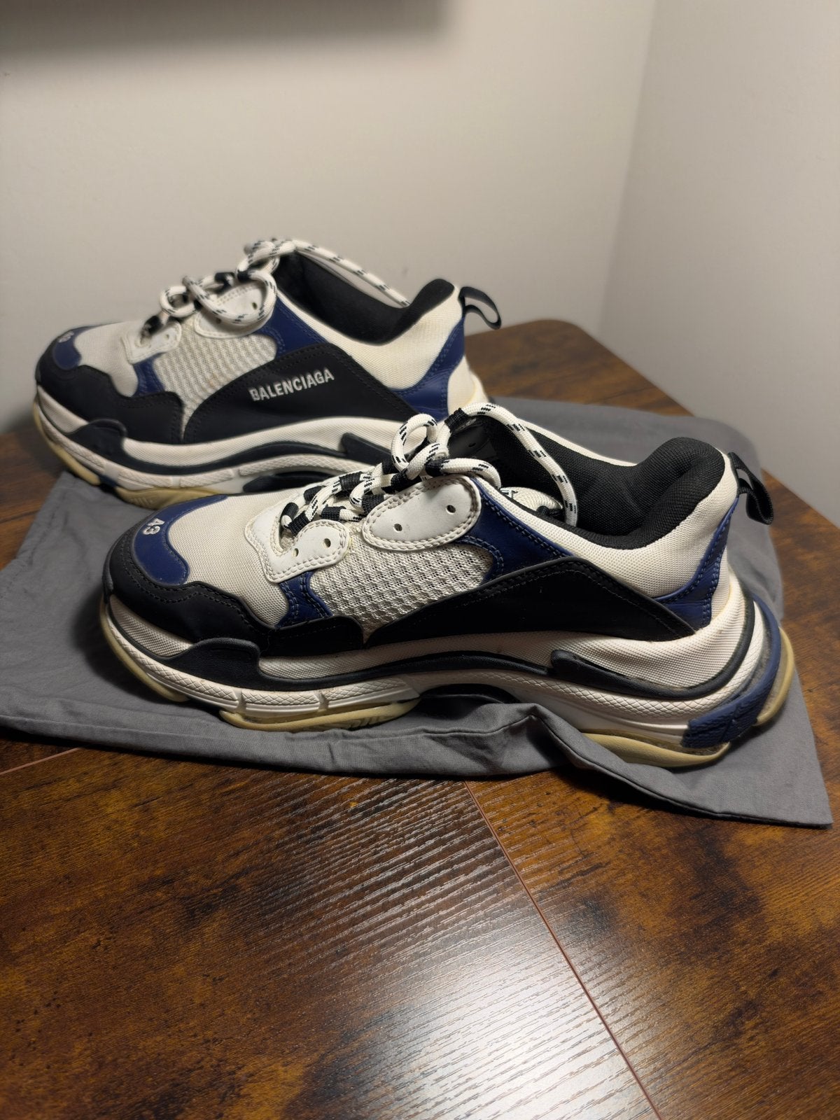 Balenciaga Triple S Sneakers – Maat 43 – Met Schoenenzak, Kleding | Heren, Ophalen of Verzenden, Zo goed als nieuw, Zwart