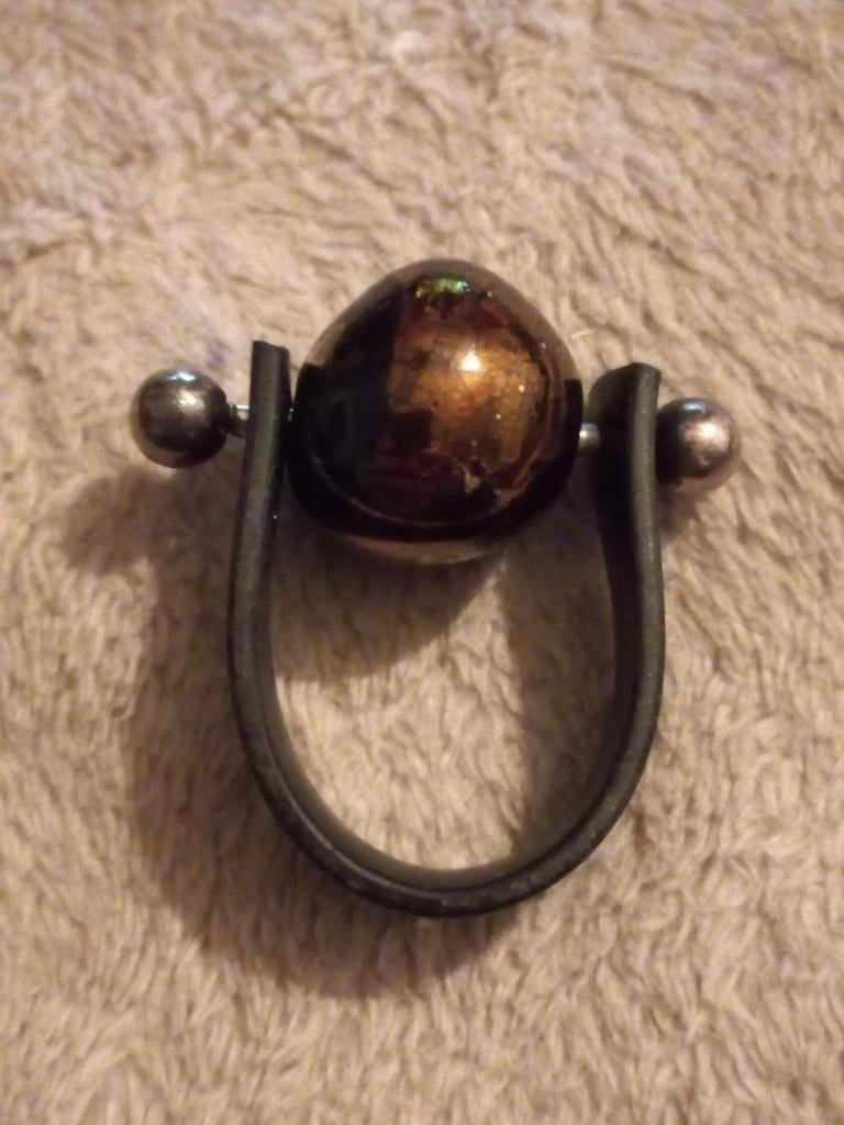 Unieke leren ring met verwisselbare kraal, Overige materialen, Zwart, Nieuw, Ophalen of Verzenden