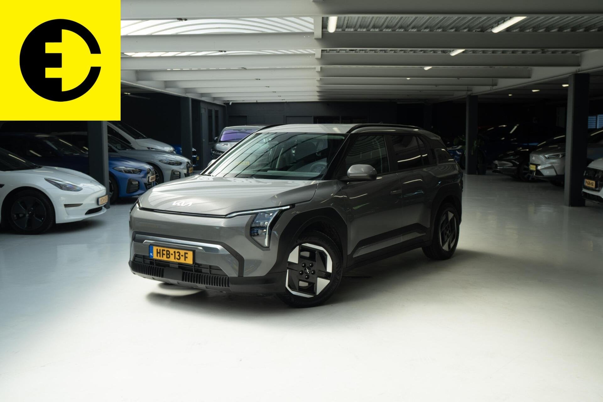 Kia EV3 Plus Advanced 81.4 kWh | SOH 99,7% | Stoelverarming, Auto's, Kia, Stof, 33 min, Origineel Nederlands, Grijs
