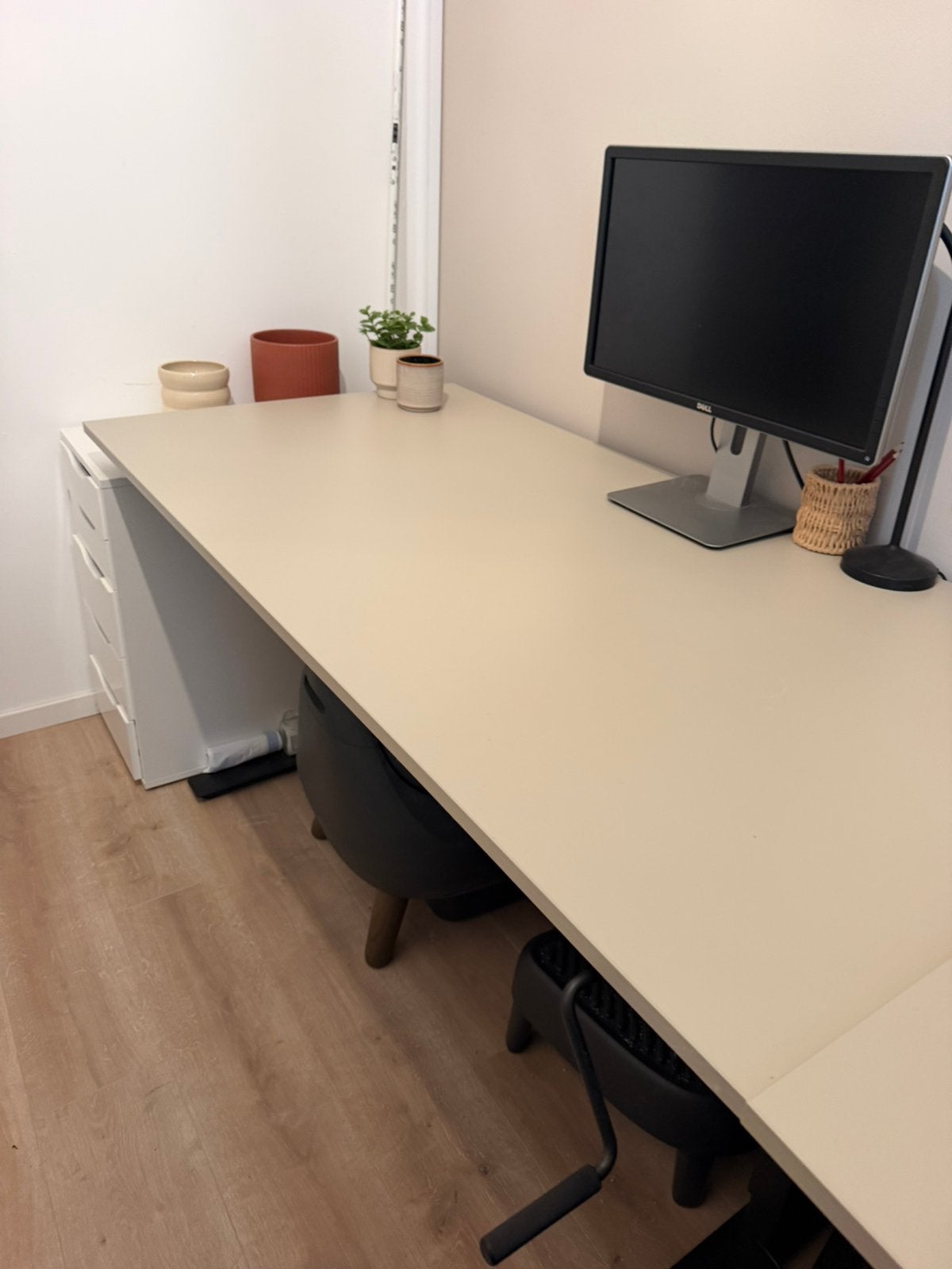 IKEA TROTTEN zit/sta-bureau – beige/antraciet – 160x80 cm, Ophalen, Zo goed als nieuw