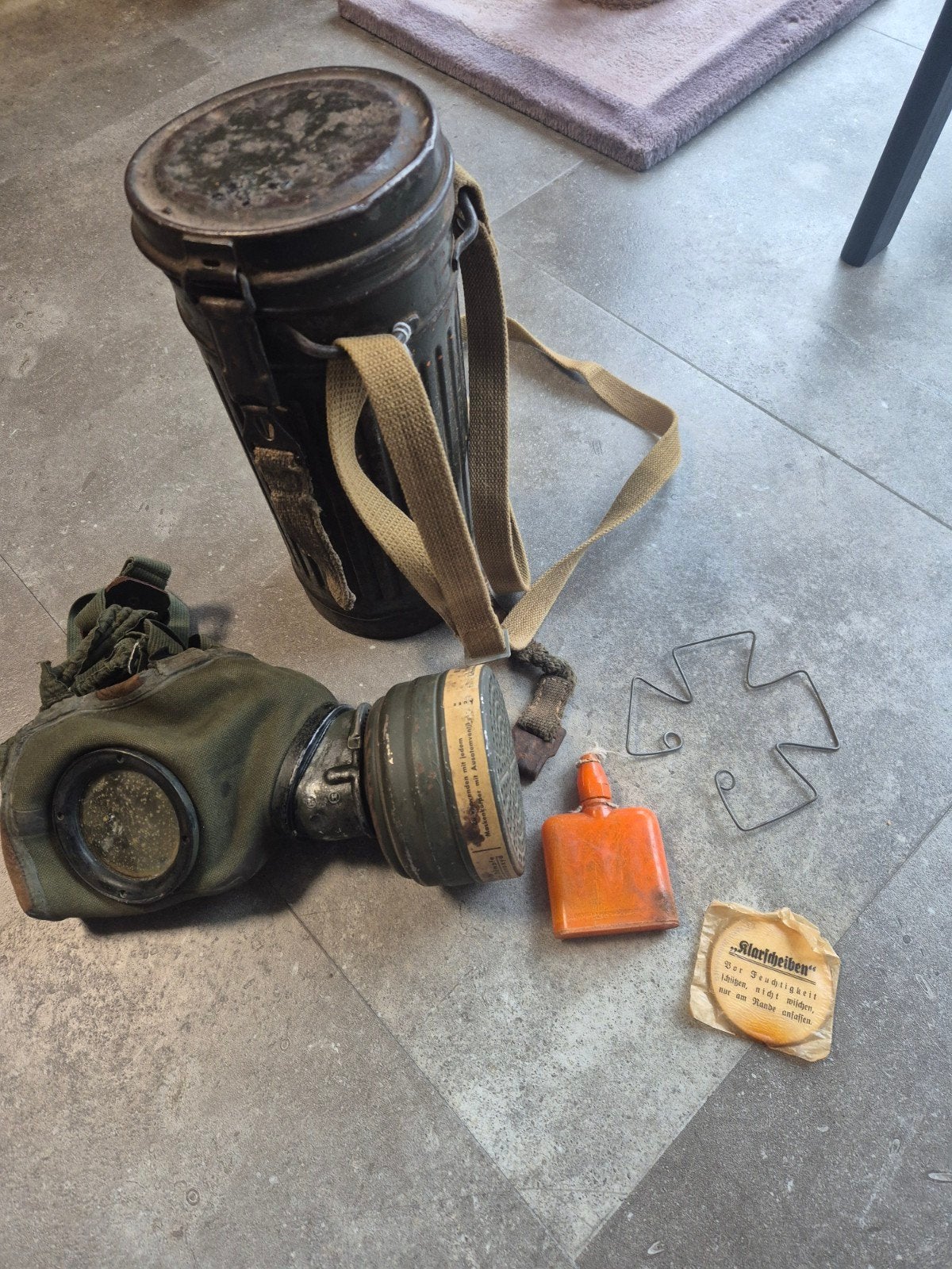 Compleet en org gasmasker set met bus 1940., Ophalen of Verzenden, Landmacht, Duitsland, Kleding of Schoenen