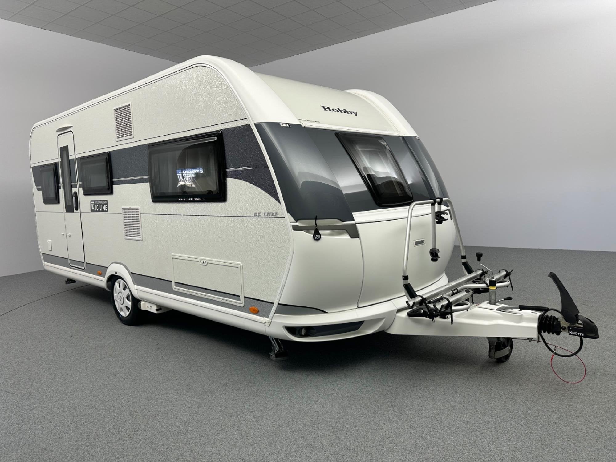 Hobby De Luxe 495 UL Mover Fietsendrager, Caravans en Kamperen, Hordeur, Rondzit, Hobby, Bedrijf