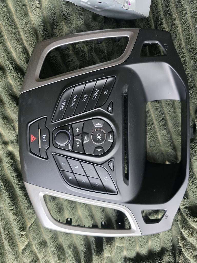 Ford Focus MK3 Radio incl. module (excl. kabels), Ophalen of Verzenden, Zo goed als nieuw