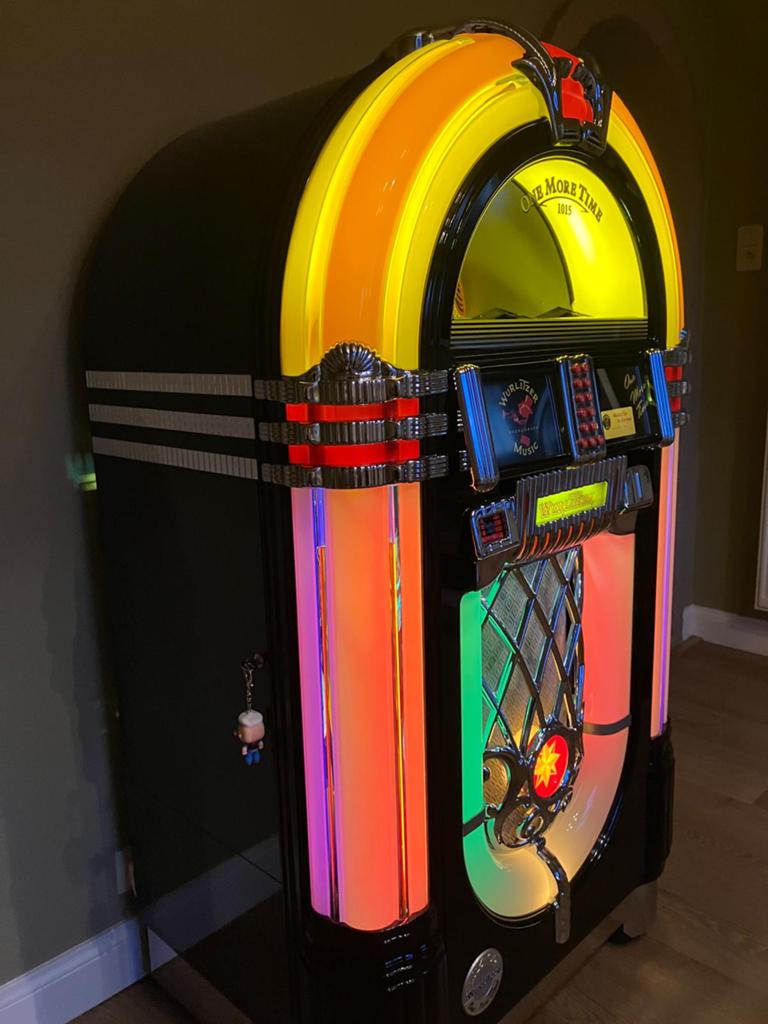 ECHT IETS UNIEK: WURLITZER OMT 100CD BOSE en BLACK ONYX, Verzamelen, Automaten | Jukeboxen, Ophalen, Germany, Zo goed als nieuw