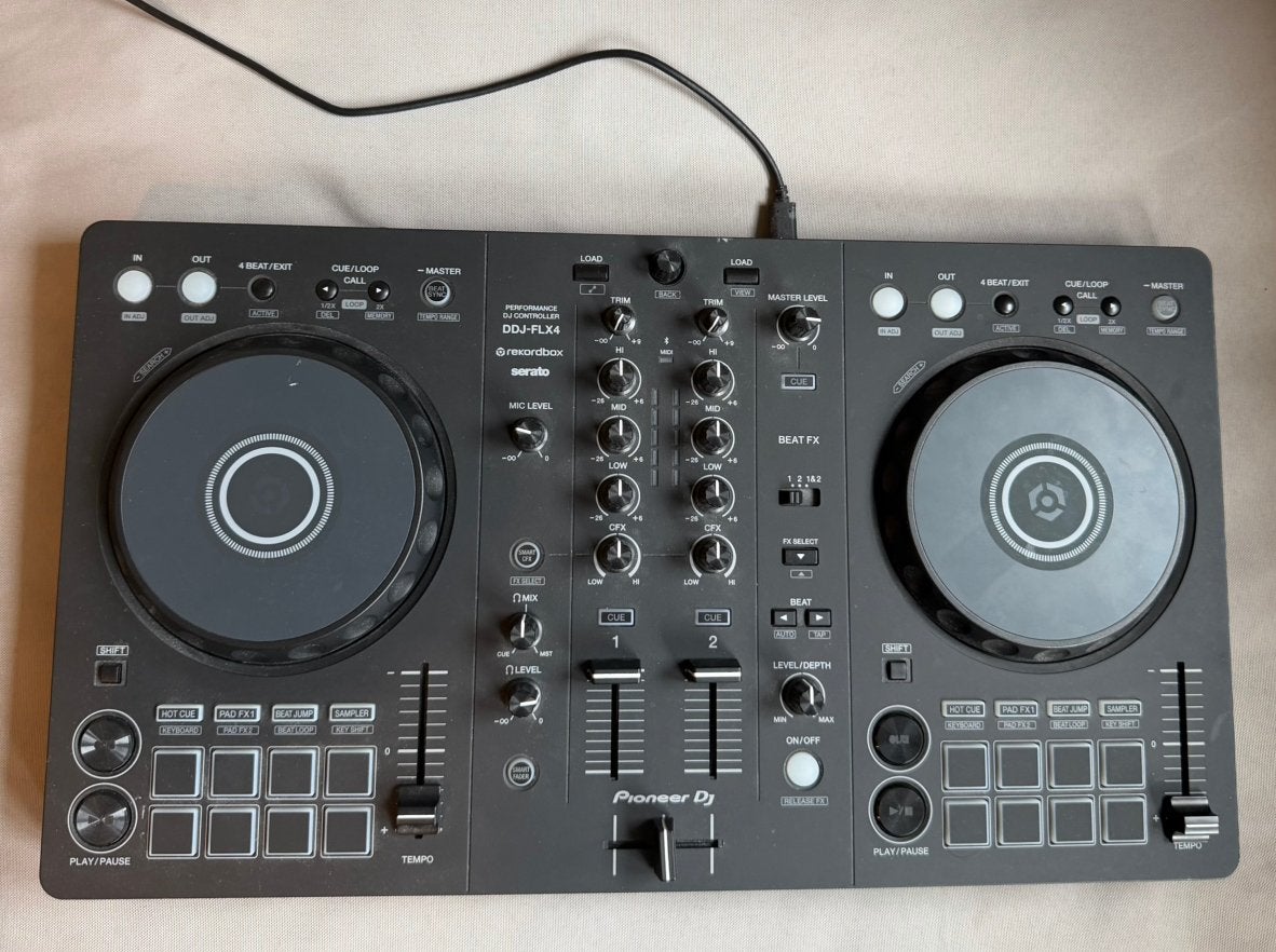 Foto 2 van DJ Set Pioneer DDJ FLX4