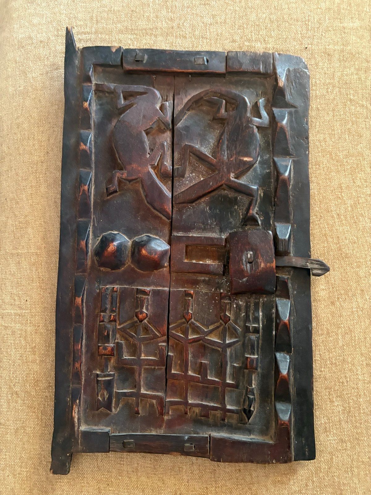 Dogon graandeurtje / Mali ( 47cm hoog x 30cm breed), Hout, Bruin, Afrika, Overige typen