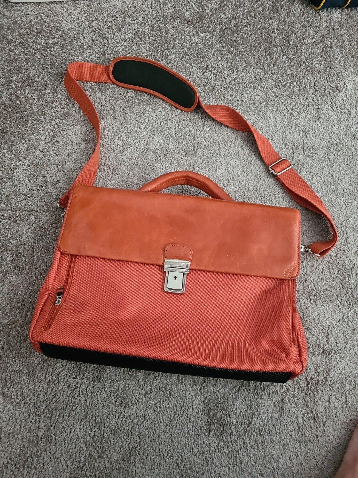 ORNA 916 laptoptas leren business tas, Sieraden, Tassen en Uiterlijk, Tassen | Schoudertassen, Gebruikt, Overige merken, Oranje