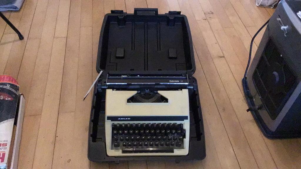 Adler Gabriele Typmachine, Diversen, Typemachines, Ophalen, Zo goed als nieuw