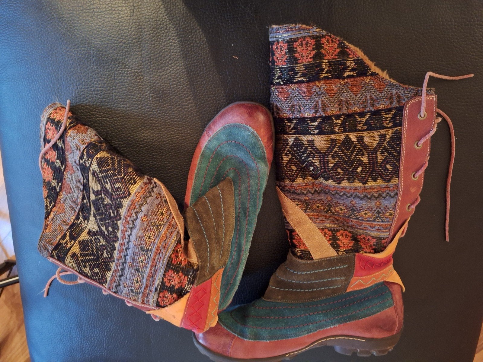 Think bonte winterlaarzen mt 39, Kleding | Dames, Schoenen, Ophalen of Verzenden, Zo goed als nieuw, Zwart, Hoge laarzen
