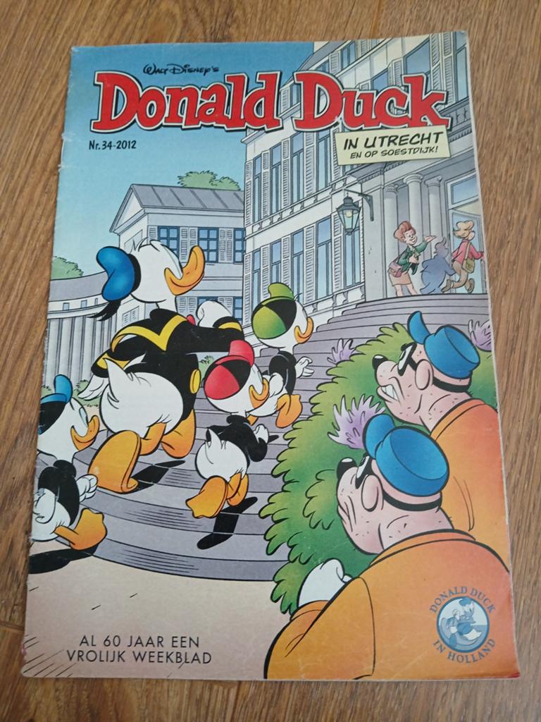 Donald Duck in Utrecht en op Soestdijk, Eén stripboek, Ophalen of Verzenden, Zo goed als nieuw