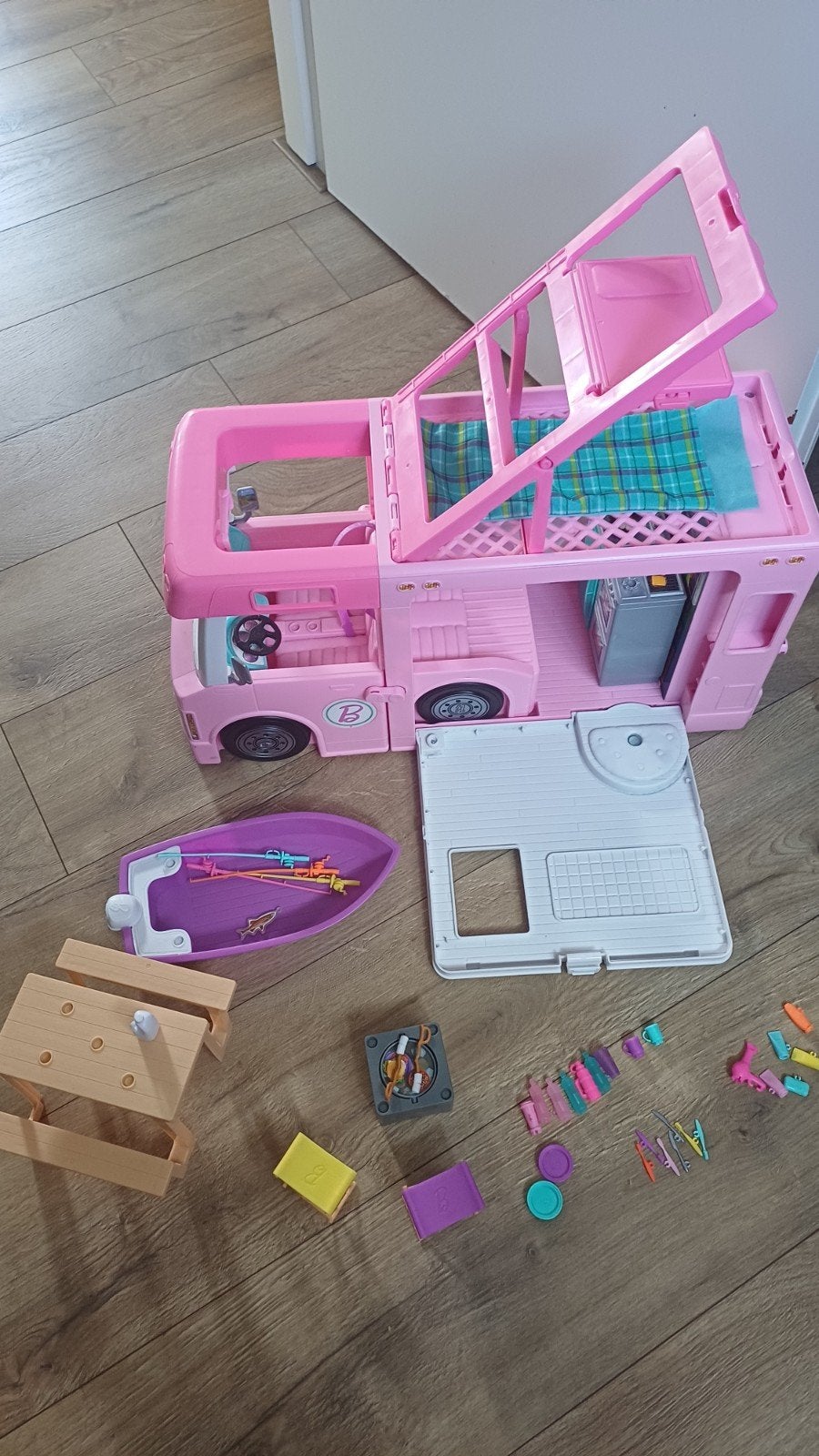 Barbie camper met accessoires