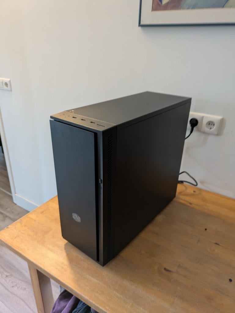 Cooler Master Silencio PC Kast met PSU en DVD-drive, Computers en Software, Computerbehuizingen, Ophalen of Verzenden