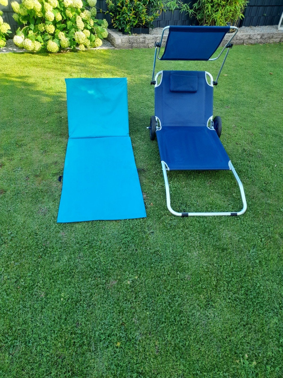 Ligbed met wielen en strandmatje vaste prijs €20, Tuin en Terras, Ophalen, Kunststof