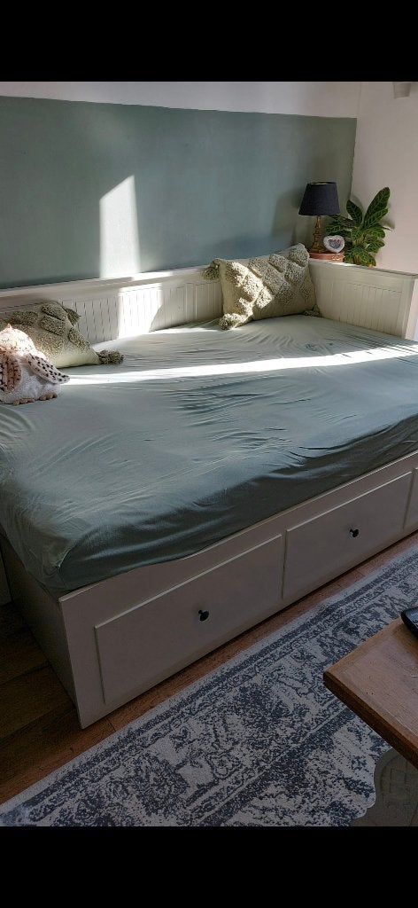 Ikea bedbank, Huis en Inrichting, Ophalen, Gebruikt, Wit, Tweepersoons
